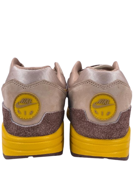 Nikee Airmax 1 low poly big head